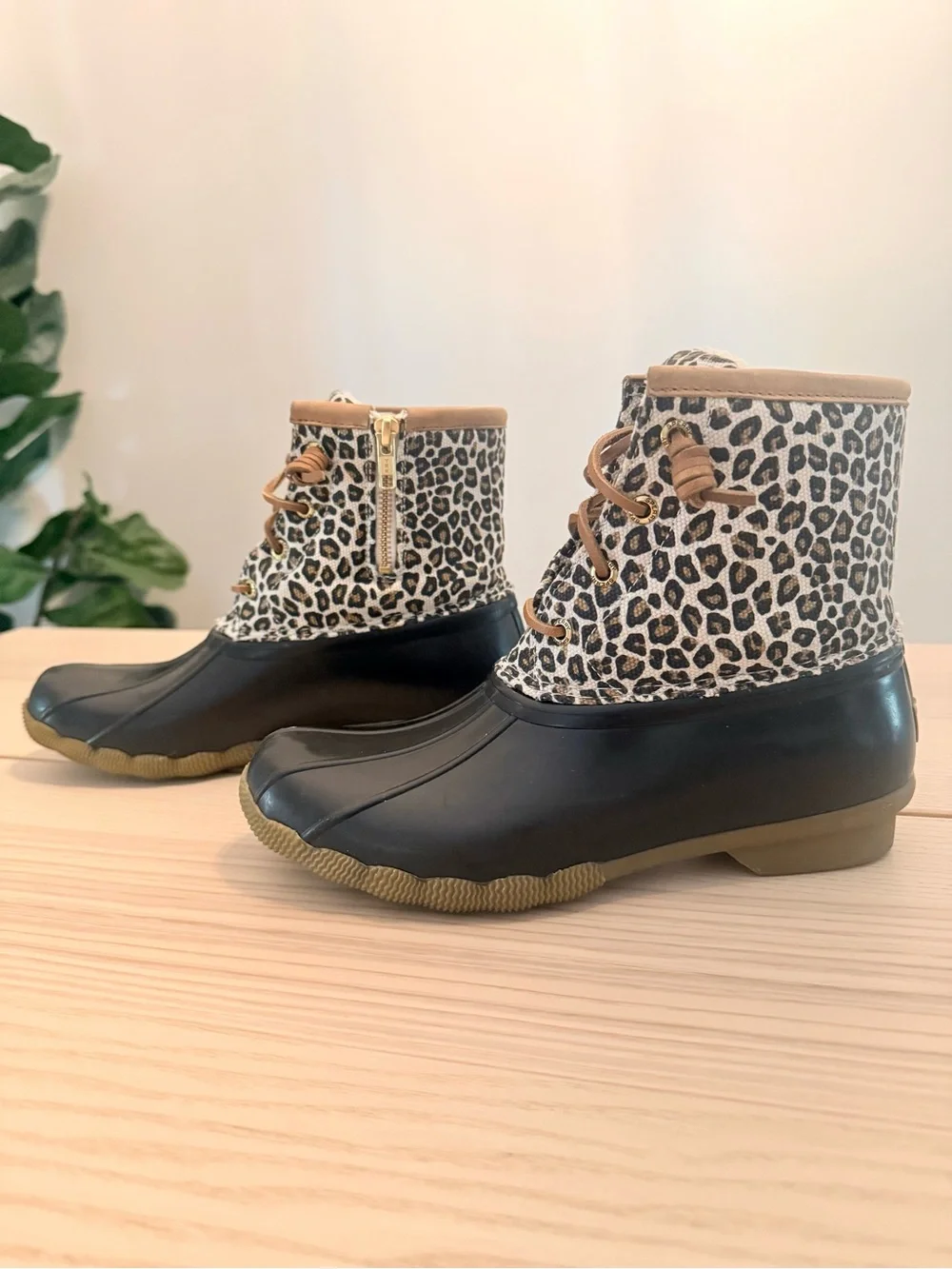 Sperry Women’s Saltwater Duck Boots Leopard Black Print Womens 7.5 Waterproof